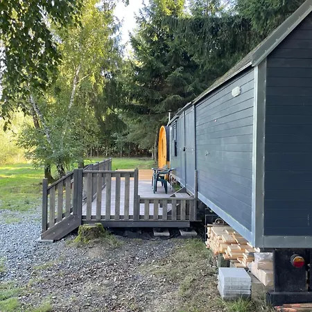 Lodge Maringotka U Lesa